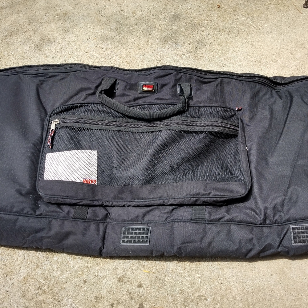 Gator GKB-88 Padded Keyboard Gig Bag (Black)